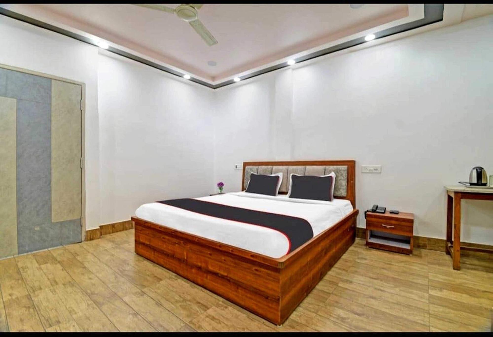 Collection O Megha Resort Jorhat Ngoại thất bức ảnh