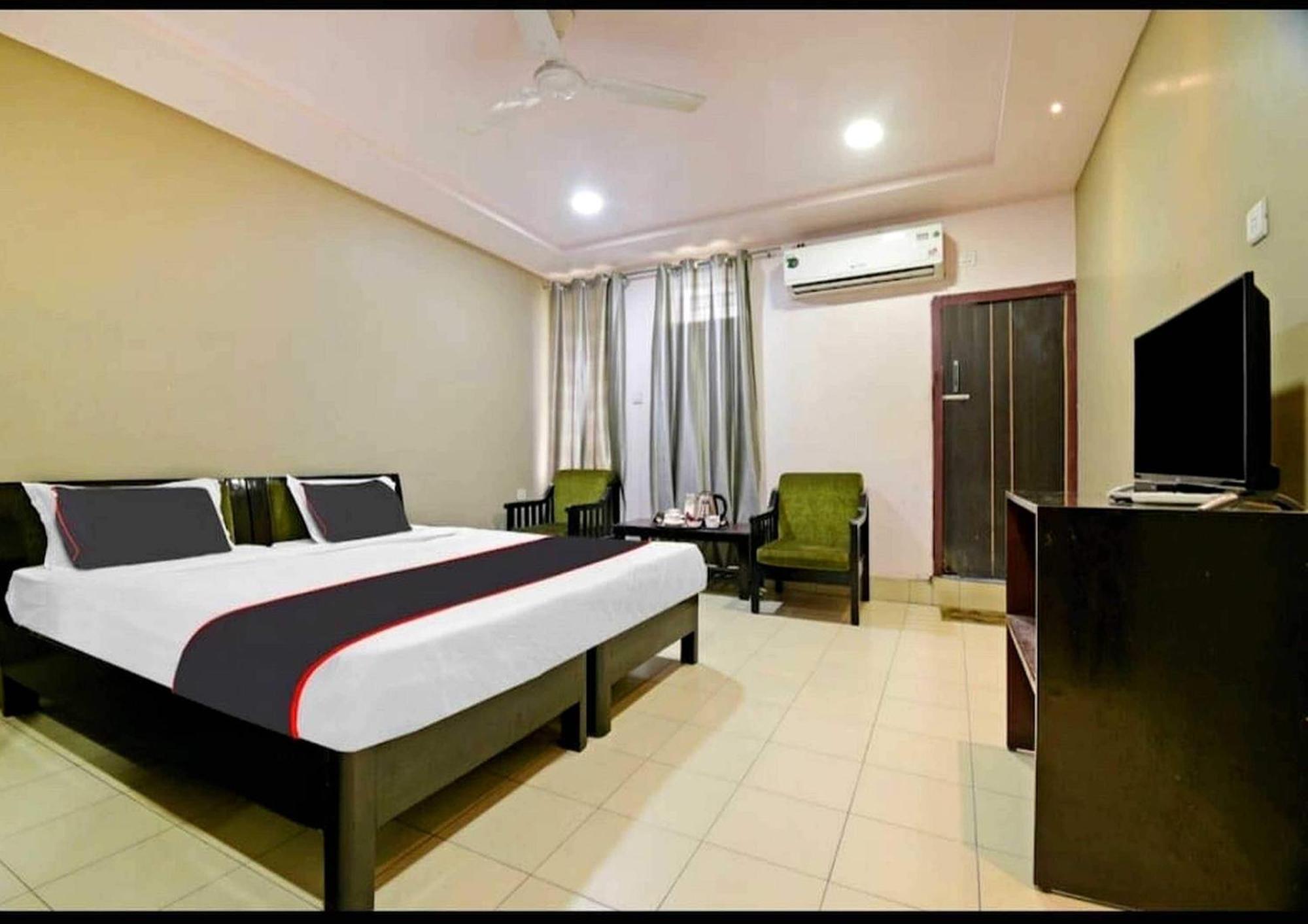 Collection O Megha Resort Jorhat Ngoại thất bức ảnh