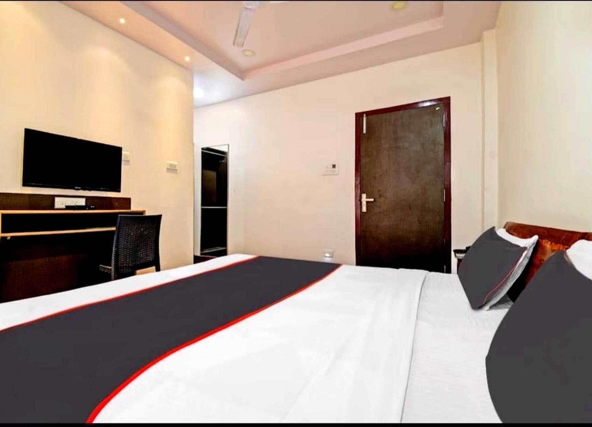 Collection O Megha Resort Jorhat Ngoại thất bức ảnh