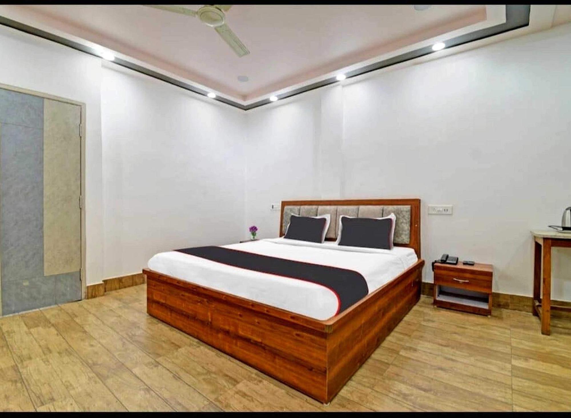 Collection O Megha Resort Jorhat Ngoại thất bức ảnh