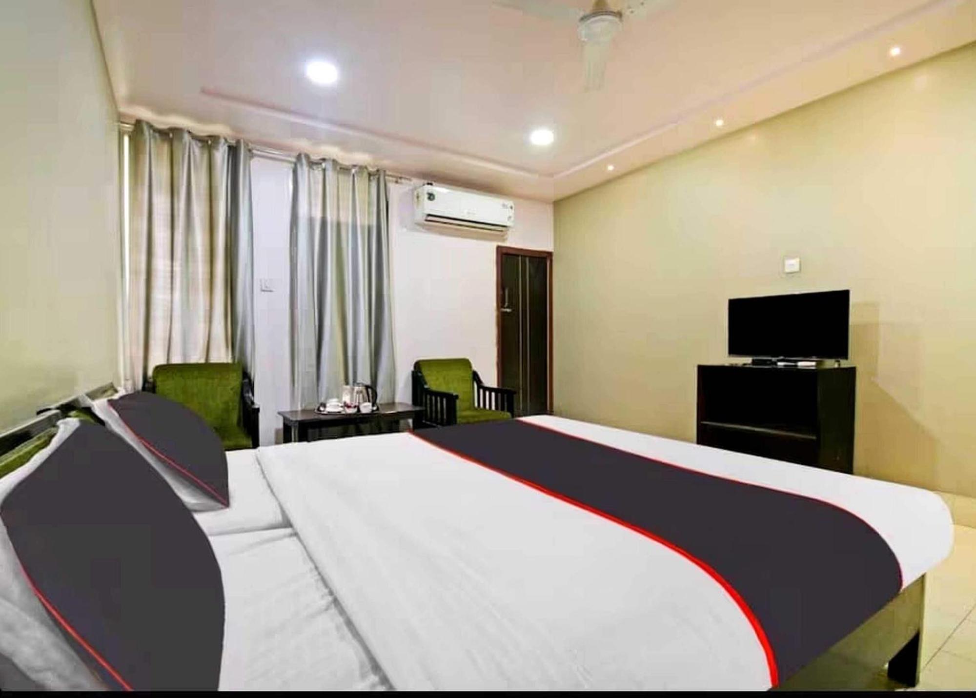 Collection O Megha Resort Jorhat Ngoại thất bức ảnh