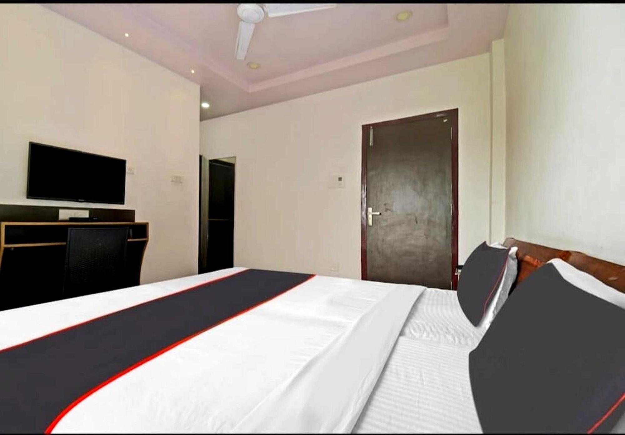Collection O Megha Resort Jorhat Ngoại thất bức ảnh